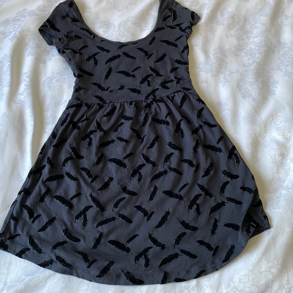 American Eagle Dress black fleece leaf on dark grey open back Sz S - Picture 2 of 6